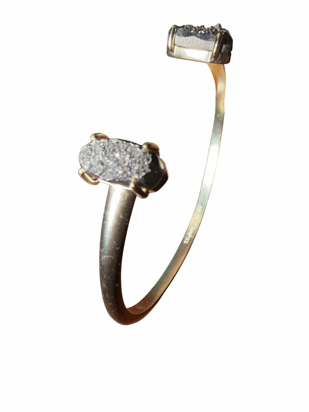 Kendra Scott eye catching
